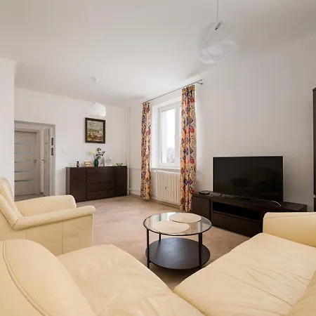 Kino Femina Homely By Bookinghost Апартаменты *