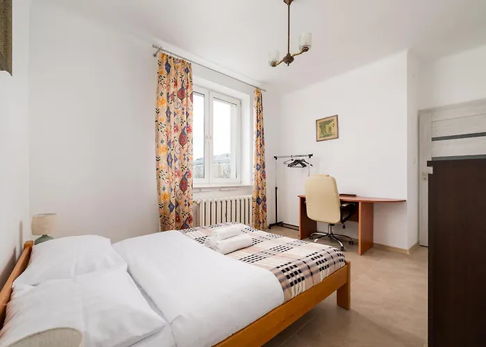 Kino Femina Homely By Bookinghost * Warszawa